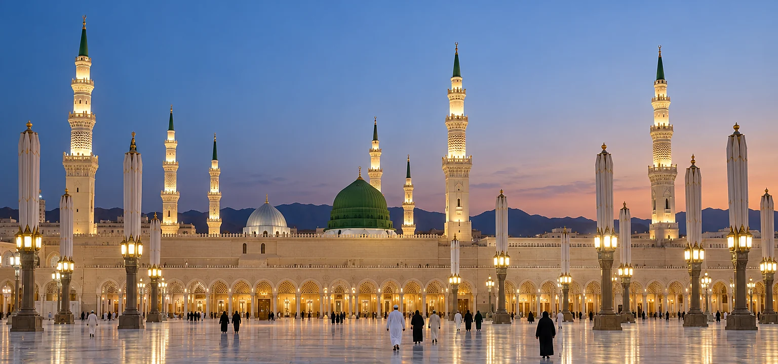 Masjid an-Nabawi at dusk, for the Makkah and Madinah guides